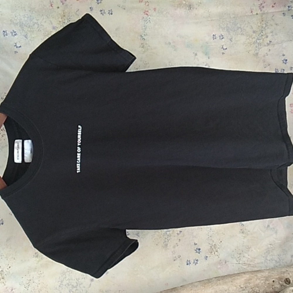 Petals and Peacocks Women's Size Small t-shirt. Dual graphic black crew neck tee